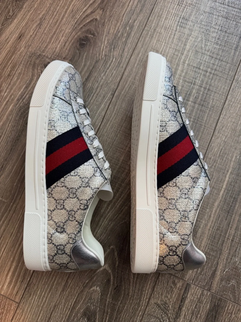 Gucci Silver GG Supreme Sneaker with Red & Navy Stripe - Picture 3 of 9